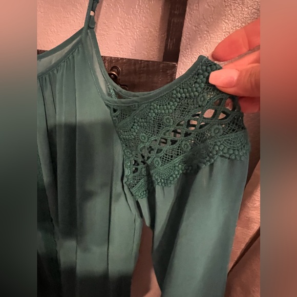 City Triangles Women’s Cold Shoulder Dress - Picture 5 of 8